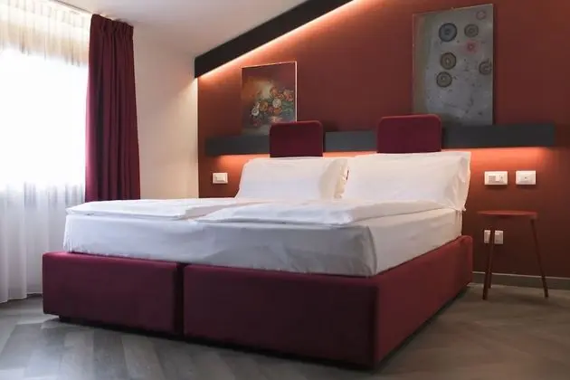 Comfort Tek Büyük Yataklı Oda