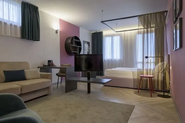 Deluxe Stüdyo Süit