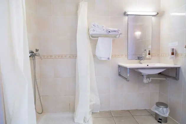 Standard Tek Büyük veya İki Ayrı Yataklı Oda