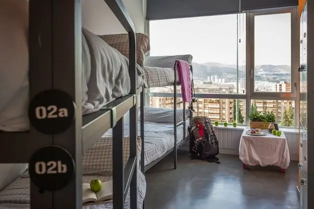 Standard Ortak Ranzalı Oda, Karma Ranzalı Oda, Ortak Banyo, Şehir Manzaralı