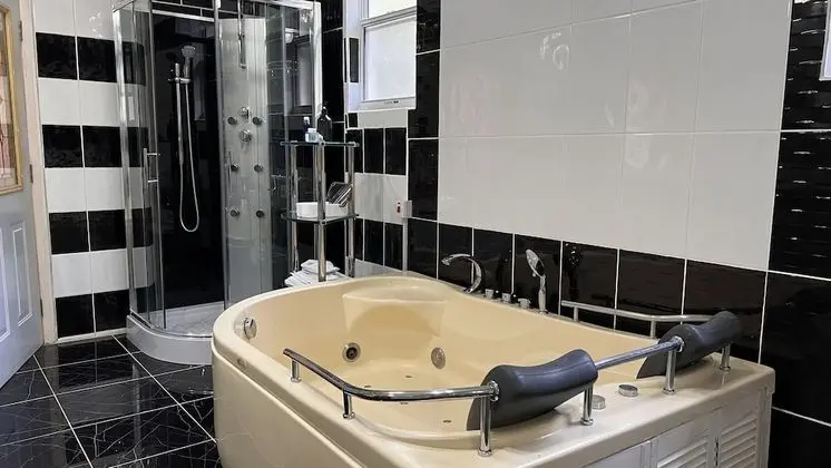 Luxury Tek Büyük Yataklı Oda, 1 En Büyük (King) Boy Yatak, Jakuzi, Okyanus Manzaralı