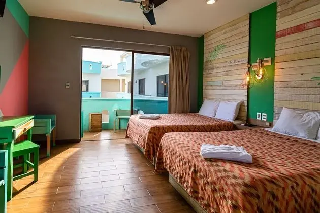 Oda, 2 Çift Kişilik Yatak, Balkon, Kısmi Deniz Manzarası