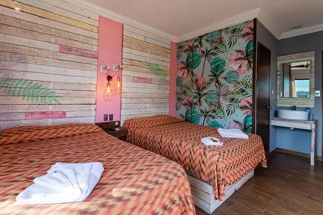 Oda, 2 Çift Kişilik Yatak, Balkon, Kısmi Deniz Manzarası