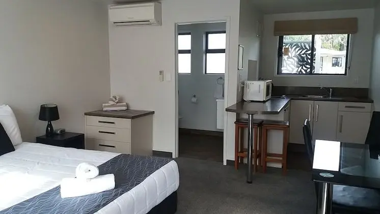 Motel studio