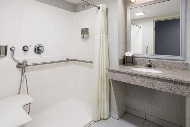 Engellilere uygun banyo