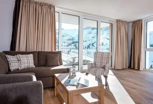 Executive Apart Daire, 3 Yatak Odası, Balkon, Dağ Manzaralı (80m²)