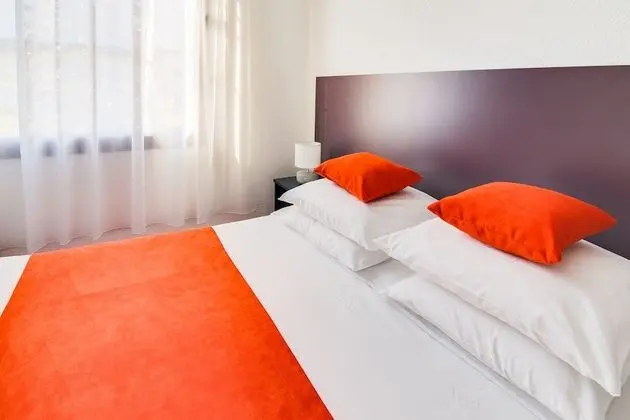 Standard Oda, 1 Büyük (Queen) Boy Yatak