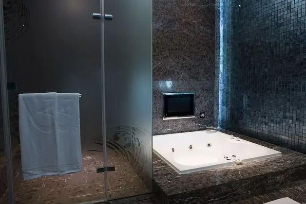 Signature Süit (Check in time starts from 6pm)
