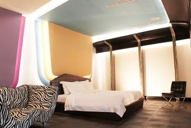Deluxe Tek Büyük Yataklı Oda (Check in time starts from 6pm)
