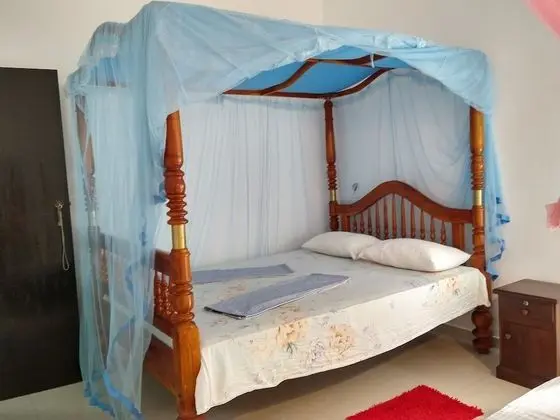 Tek Büyük Yataklı Oda, Balkon, Bahçe Manzaralı