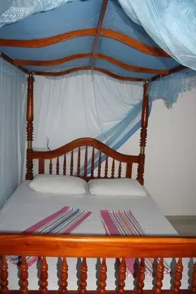 Tek Büyük Yataklı Oda, Balkon, Bahçe Manzaralı