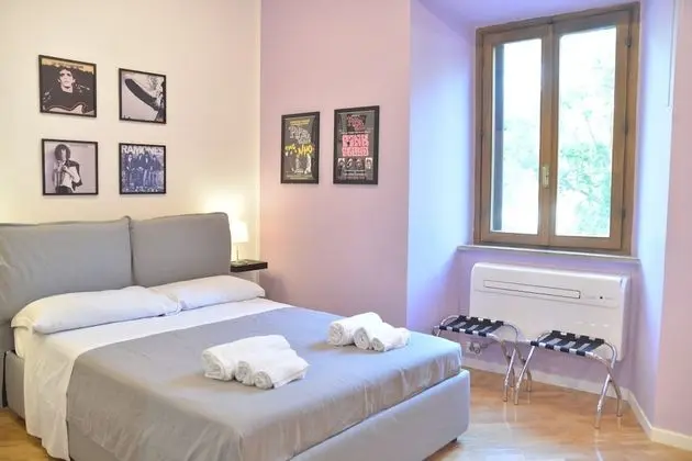 Standard Tek Büyük Yataklı Oda