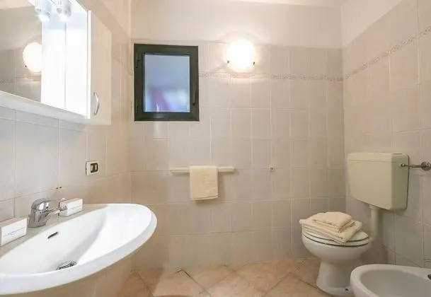 Family Apart Daire, 1 En Büyük (King) Boy Yatak ve Çekyat (Alla Corte Di Angera)