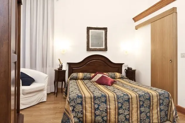 Superior Tek Büyük Yataklı Oda, Kanal Manzaralı