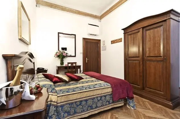 Superior Tek Büyük Yataklı Oda, Kanal Manzaralı