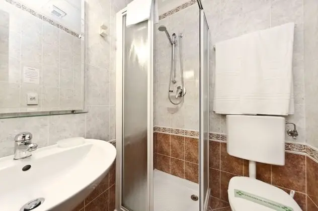 Superior Tek Büyük Yataklı Oda, Kanal Manzaralı