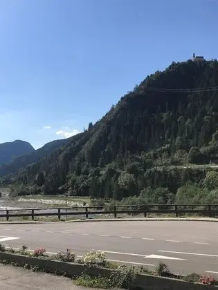 Üç Kişilik Oda, Balkon