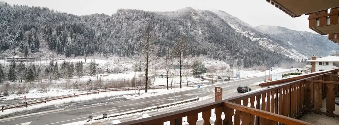 Üç Kişilik Oda, Balkon