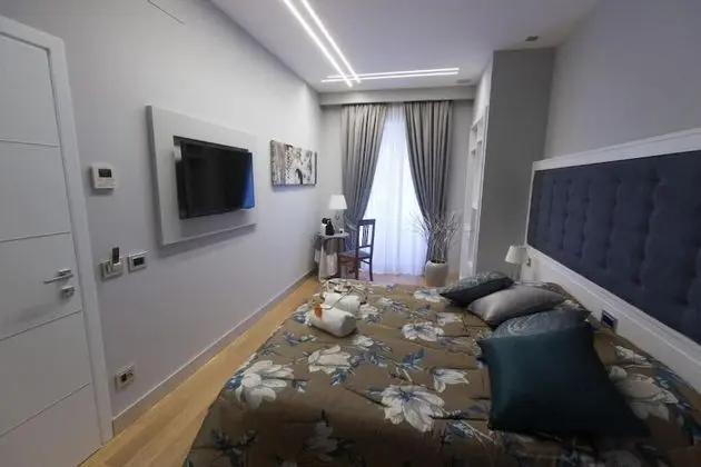 Basic Tek Büyük veya İki Ayrı Yataklı Oda