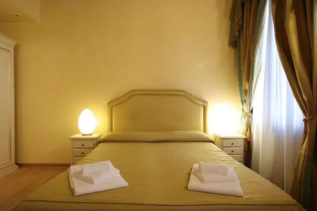 Üç Kişilik Oda, Kanal Manzaralı