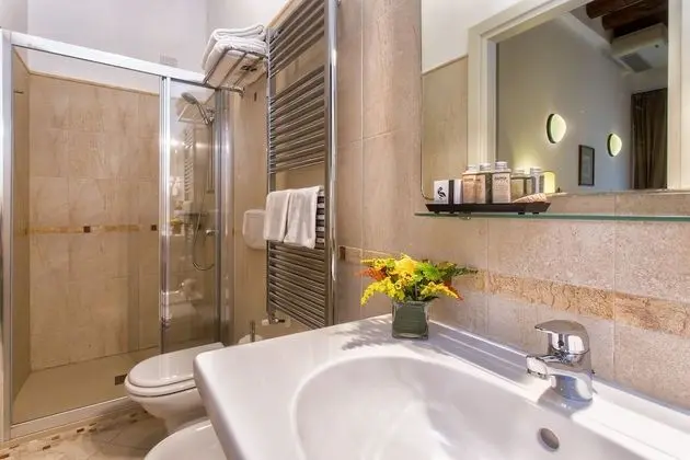 Superior Tek Büyük Yataklı Oda, Kanal Manzaralı