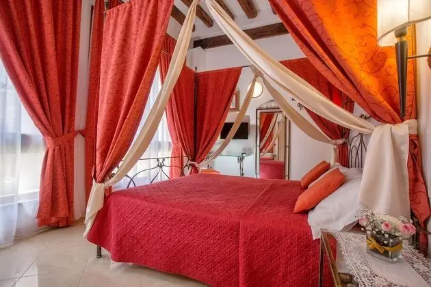 Superior Tek Büyük Yataklı Oda, Kanal Manzaralı