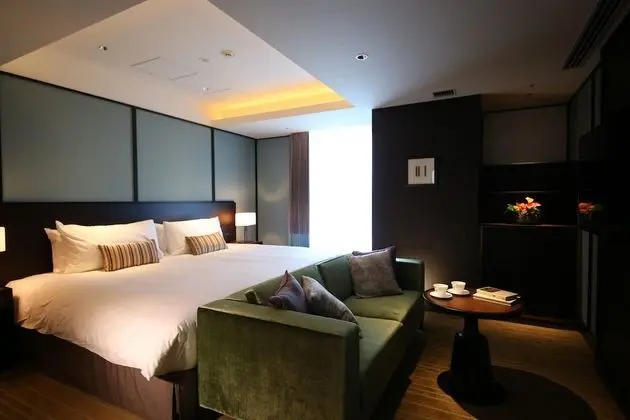 Design Tek Büyük Yataklı Oda, Sigara İçilmez (Modern, 1 Wide King Bed)