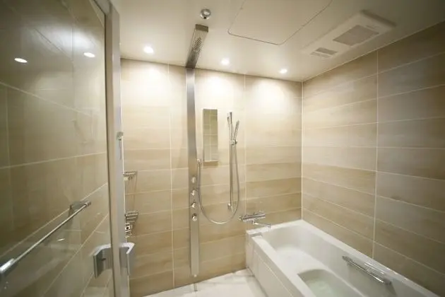 Design Tek Büyük Yataklı Oda, Sigara İçilmez (Modern, 1 Wide King Bed)