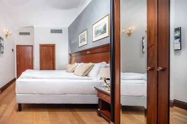 Deluxe Tek Büyük Yataklı Oda, Kanal Manzaralı