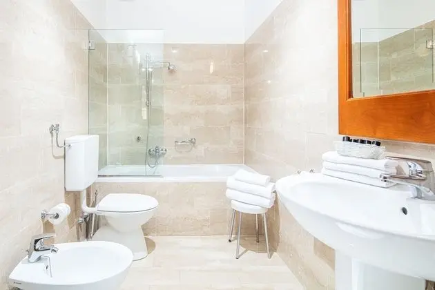 Deluxe Tek Büyük Yataklı Oda, Kanal Manzaralı