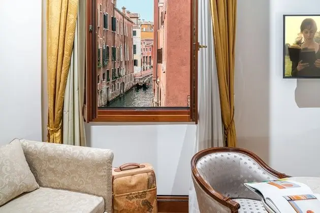 Junior Tek Büyük Yataklı Oda, Kanal Manzaralı (Junior Suite Santomaso)