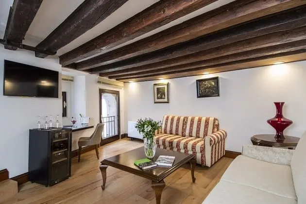 Luxury Süit, Kanal Manzaralı