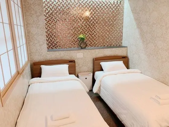 Üç Kişilik Oda, Özel Banyo (301)