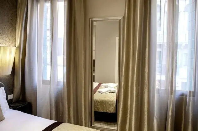 Superior Tek Büyük veya İki Ayrı Yataklı Oda