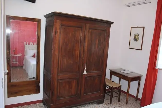 Tek Büyük Yataklı Oda (Ciliegi)