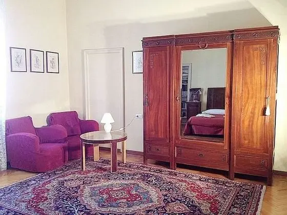 Üç Kişilik Oda