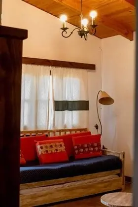 Traditional Ev, Bahçe Manzaralı