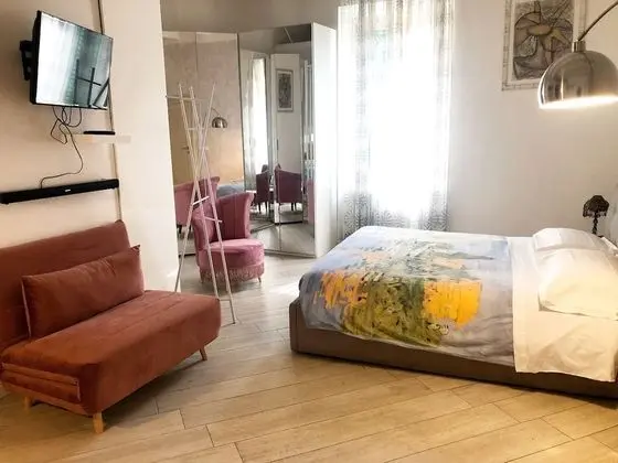Süit (Corso Italia, 114)