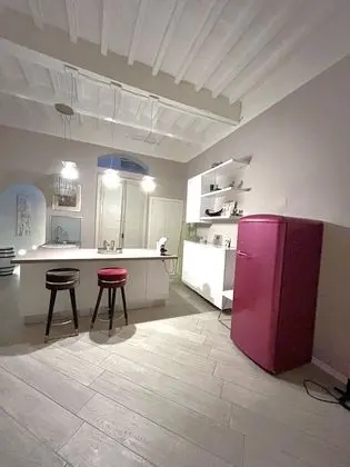 Süit (Corso Italia, 114)