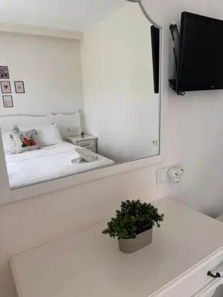 Deluxe Oda-Balkonlu, Kısmi Deniz Manzaralı, Balkonlu