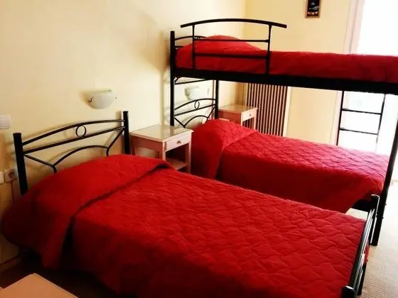 Üç Kişilik Oda