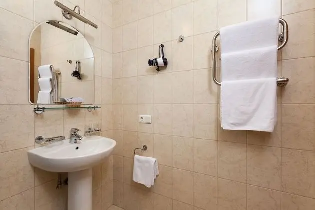 Standard Tek Büyük veya İki Ayrı Yataklı Oda
