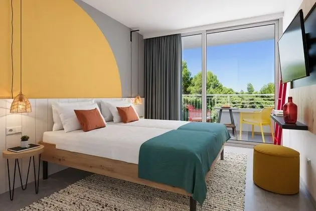 Superior Triple Balcony