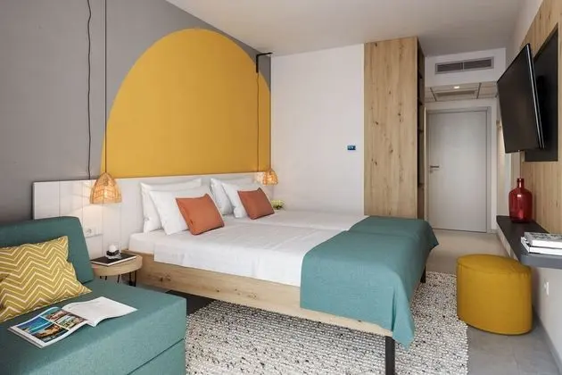 Superior Triple Room, Balcony (Seaside)