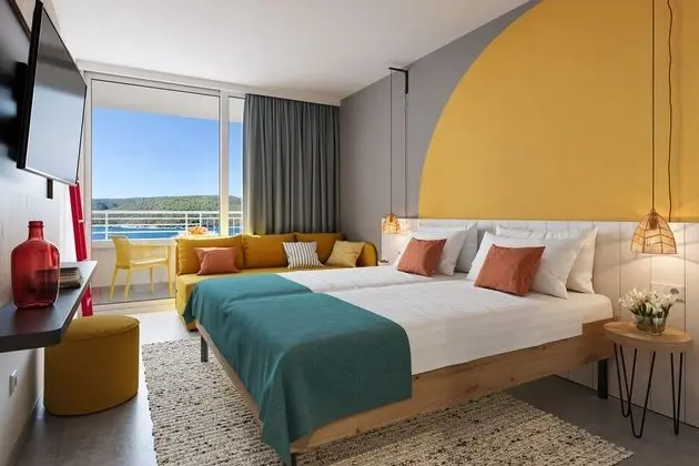 Superior Triple Room, Balcony (Seaside)