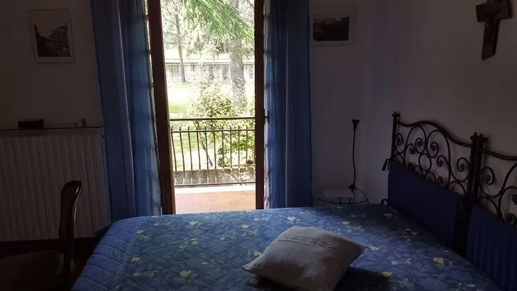 Tek Büyük Yataklı Oda, Balkon, Bahçe Manzaralı
