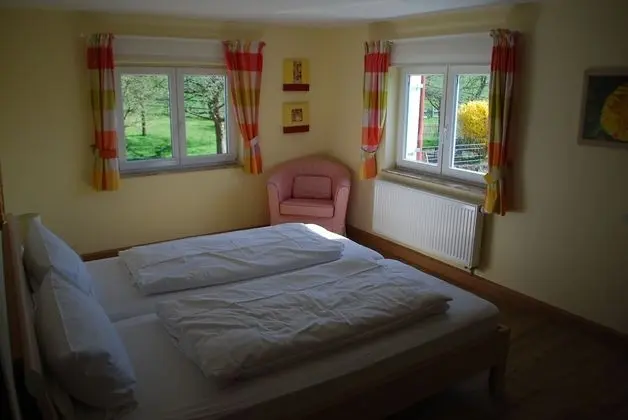 Economy Tek Büyük Yataklı Oda, Ortak Banyo, Bahçeli