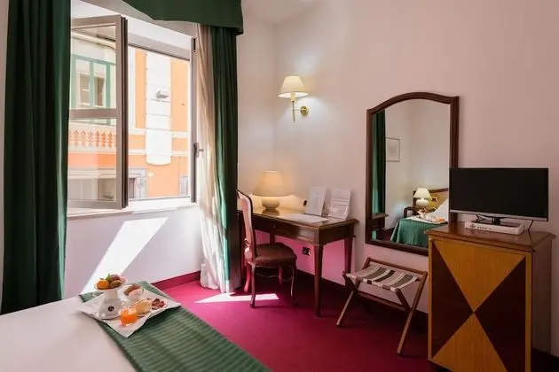 Tek Büyük Yataklı Oda