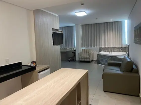 Suite Luxo com Banheira de Hidromassagem