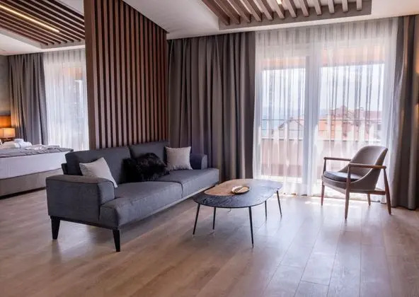 Corner Suite Oda Deniz Manzaralı